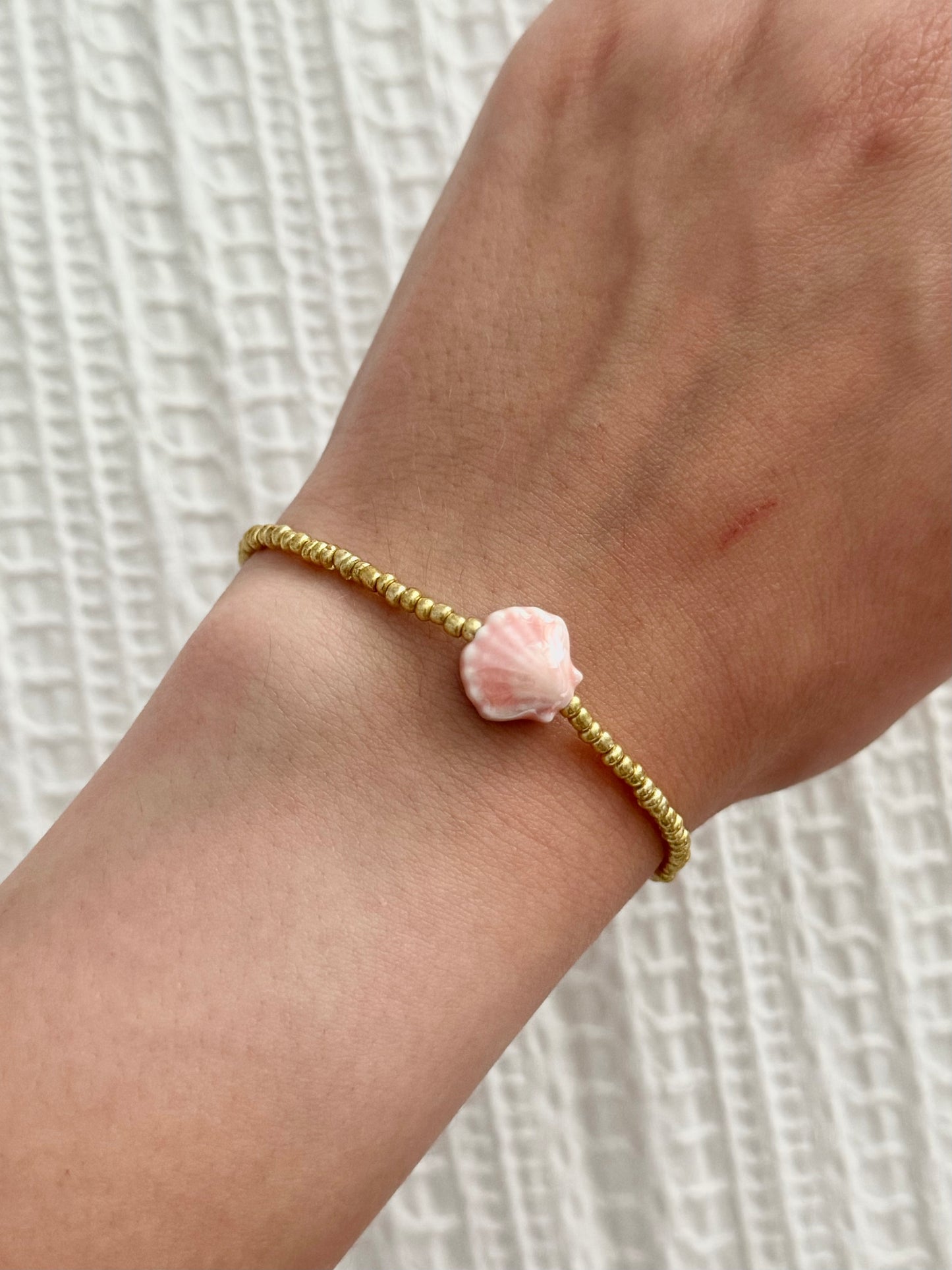Seashell Gold Beaded Bracelet