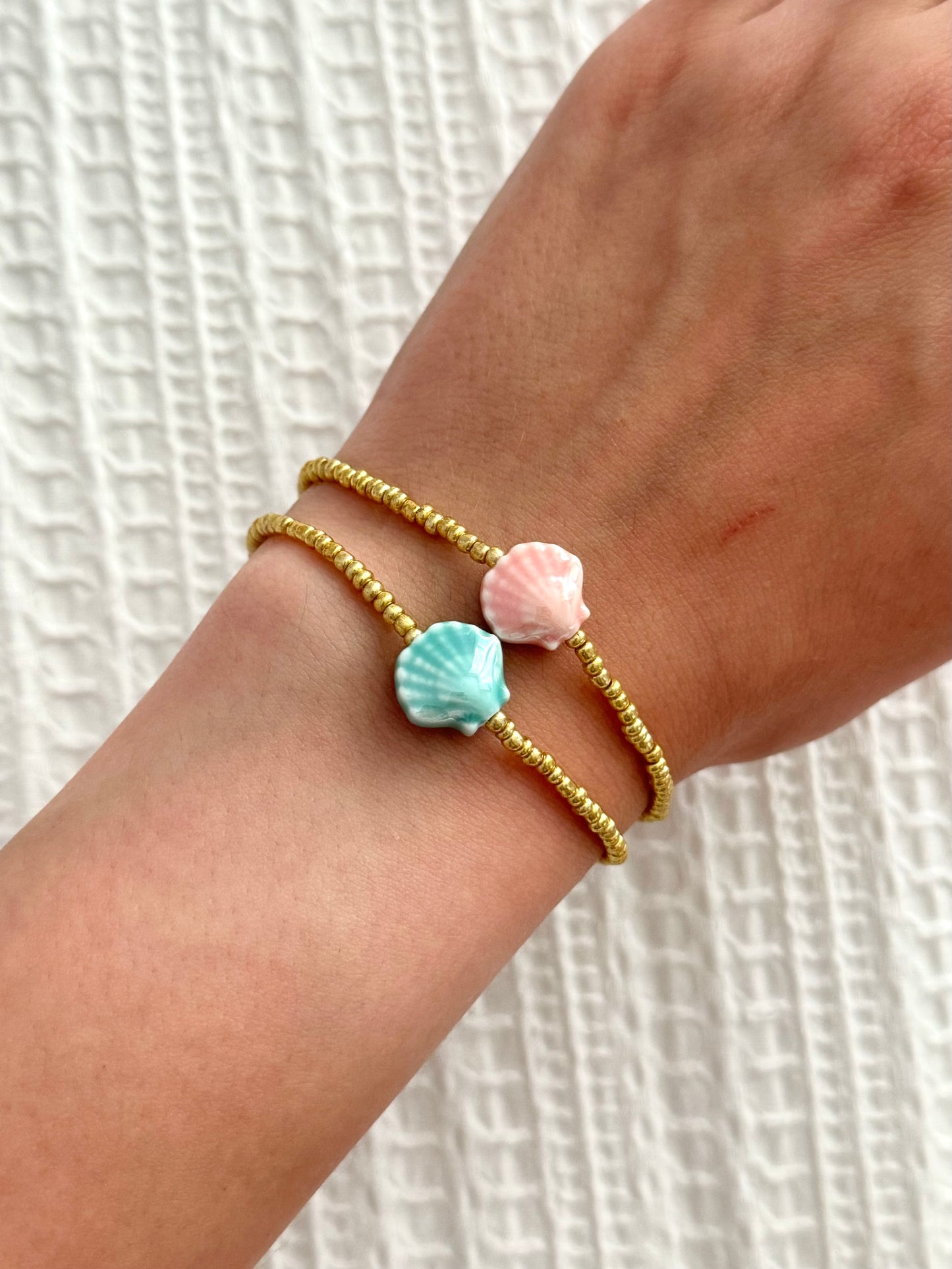 Seashell Gold Beaded Bracelet